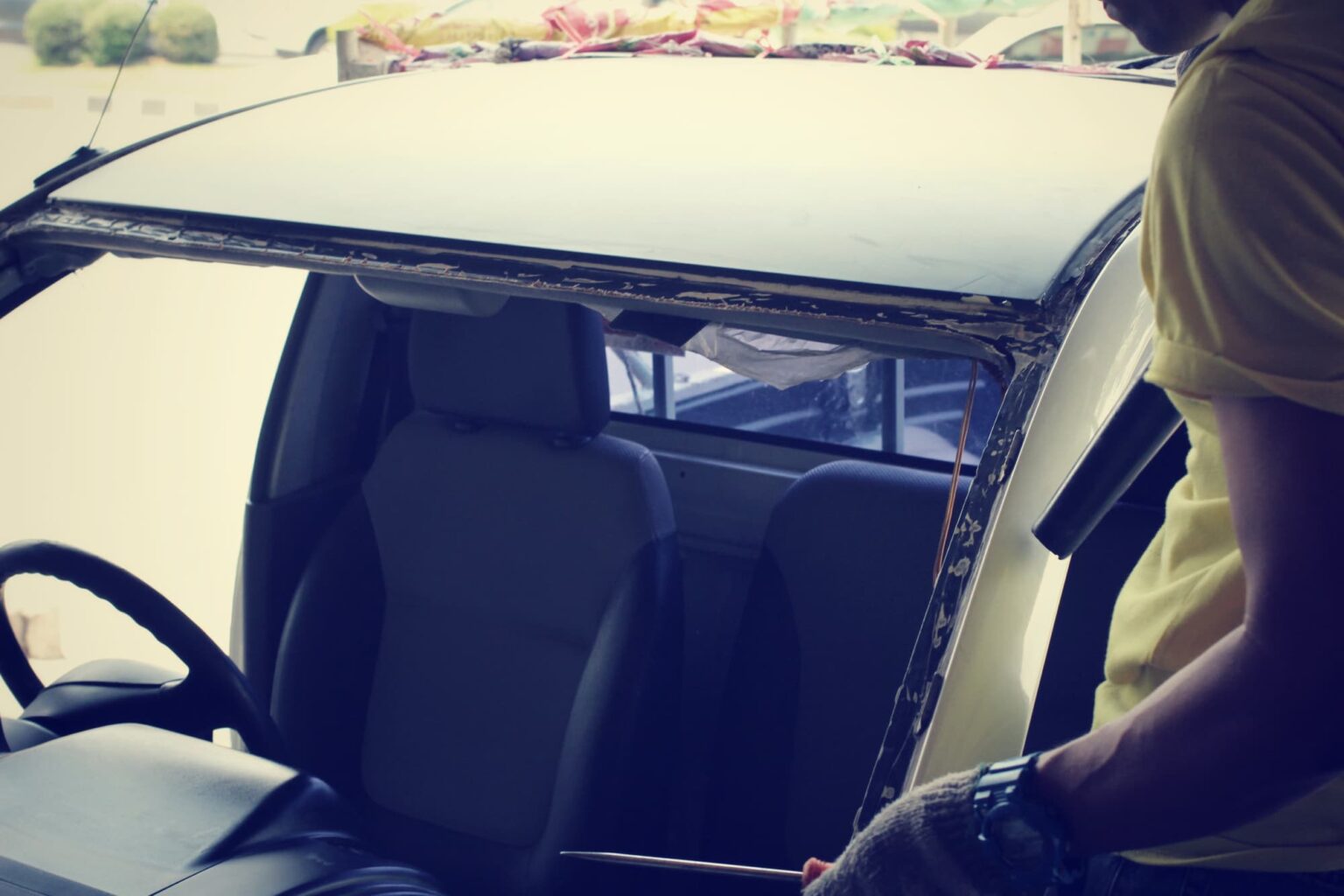 Simak Daftar Harga Kaca Mobil Depan Terbaru | Car Glass Indonesia | Blog