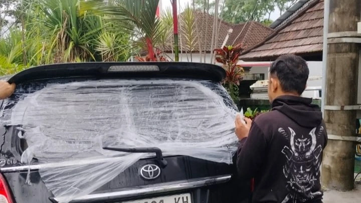 Mengemudi dengan kacamata